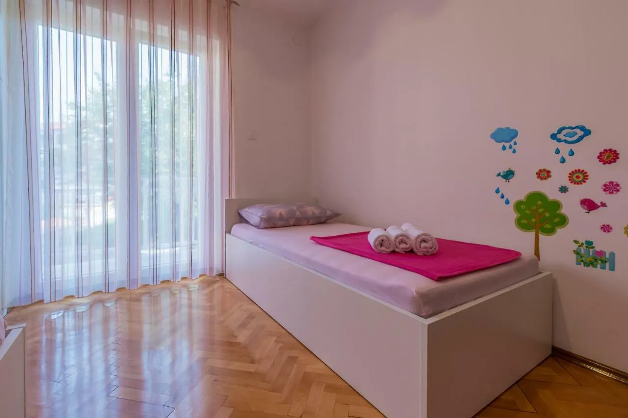 Apartmani Nicol Crikvenica 0*,