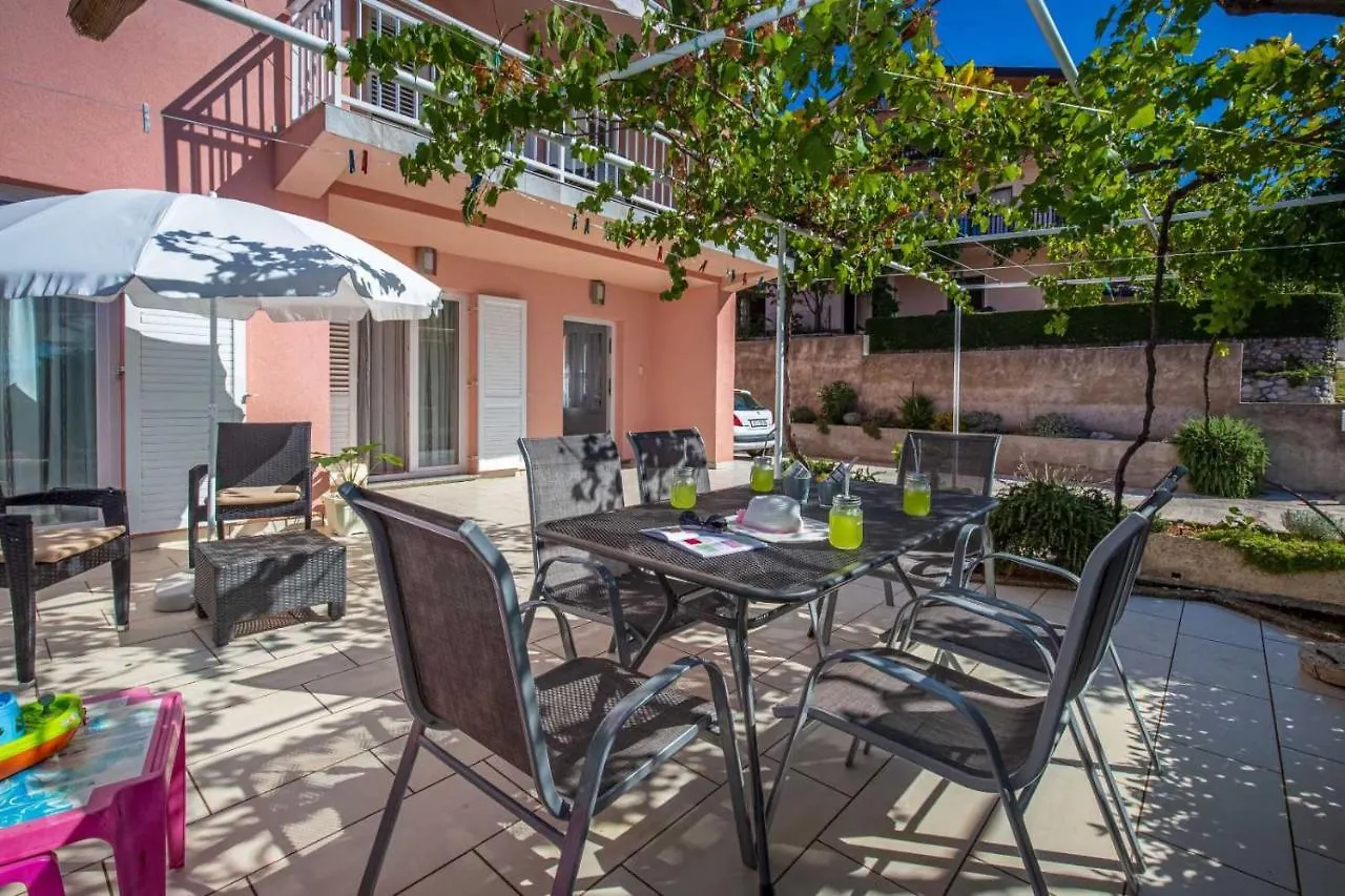Apartmani Nicol Crikvenica 0*,